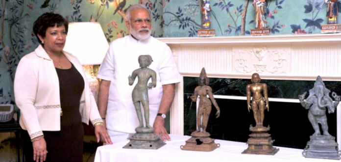 us-returns-artifacts-to-india-during-pm-modis-visit