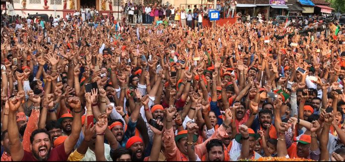 Latest news on Karnataka elections | Hindutva card pays off a | theprint.in A gathering of hindutva supporters | @BJP4India | Twitter