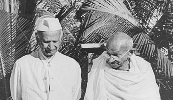 Latest news on Mahatma Gandhi | theprint.in Mahatma Gandhi with Thakkar Bapa at Chennai, January 1946 | Urvish Kothari