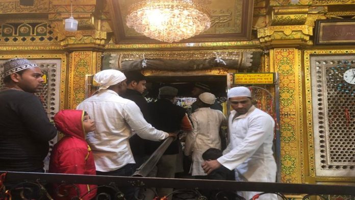 Latest news on dargah-new-delhi Nizamuddin dargah in New Delhi | Special arrangement