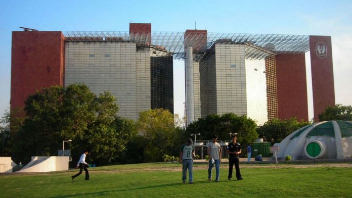 Latest news on economy | ThePrint LIC building in New Delhi | Commons