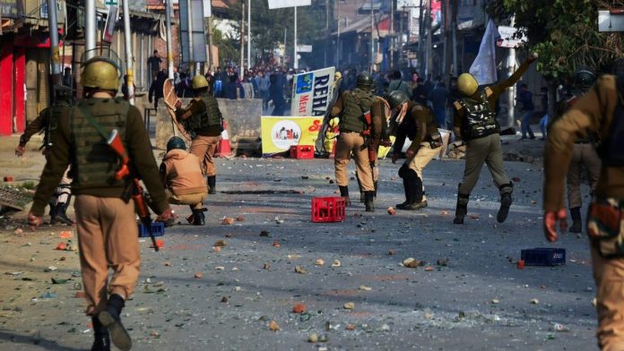 Latest news on stone-pelting | ThePrint.in Police and CRPF personnel in action against stone-pelting protesters