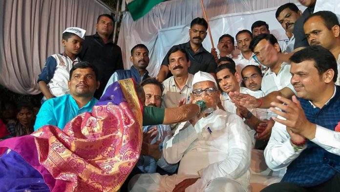 Anna ends his fast Anna Hazare ends his fast in the village of Ralegan Siddhi, Ahmednagar | PTI