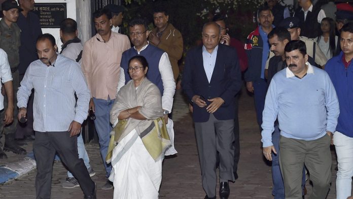 Latest news on CBI Kolkata Police | ThePrint West Bengal CM Mamata Banerjee outside Kolkata Police Commissioner Rajeev Kumar's residence | Swapan Mahapatra/PTI