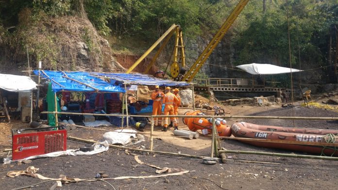 Latest news on Meghalaya | ThePrint NDRF officials at the rescue site | Nandita Singh/ThePrint