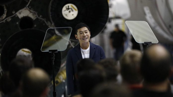 SpaceX CEO Elon Musk Announces Details Of Commercial Space Program