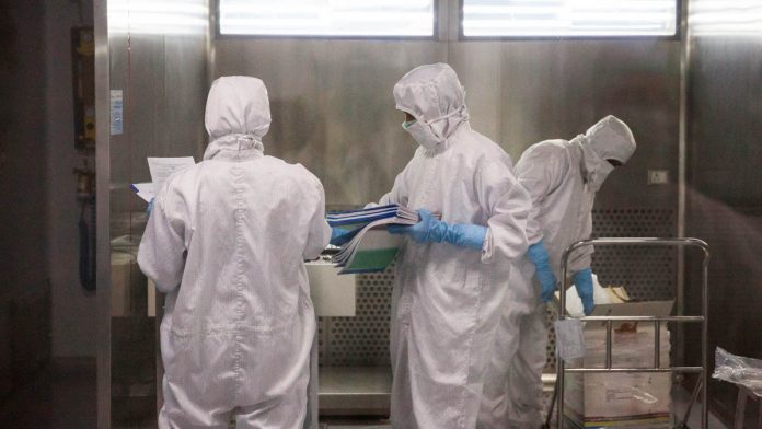One limitation of current antiretroviral therapy is that patients who carry the virus for a few years without getting treatment can suffer damage to their immune systems (Representational image)