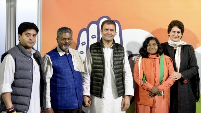 (L-R)Jyotiradtiya Scindia, Rakesh Sachan, Rahul Gandhi, Savitribai Phule, Priyanka Gandhi