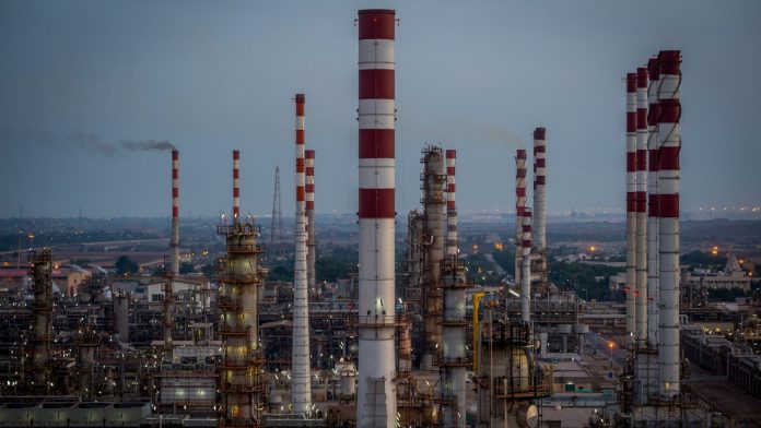 Latest news on US-Iran relations | ThePrint US to end waivers to countries buying Iran's oil
