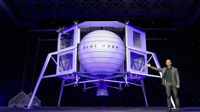 Jeff Bezos reveals Blue Origin's lunar lander | ThePrint.in Jeff Bezos reveals his company's lunar lander