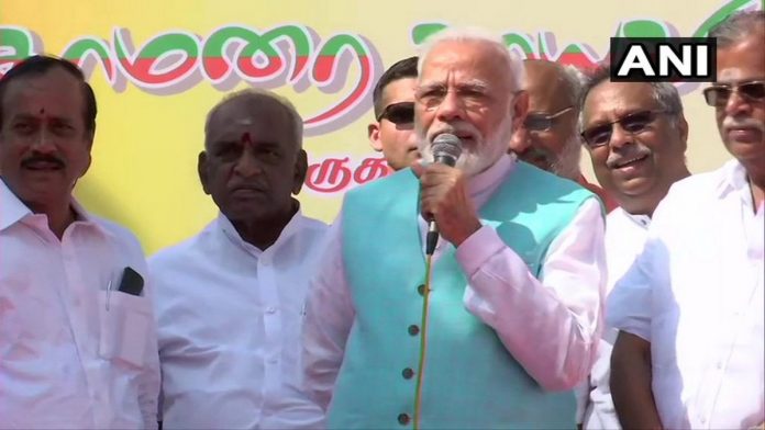 M gifts GI tagged Pathamadai Gandhi mat to PM Modi