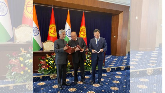 Jaishankar External Affairs Minister S Jaishankar with his Kyrgyz counterpart Ruslan Kazakbaev | Twitter /@DrSJaishankar